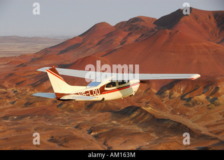 Petit avion sur Skeleton Coast, Kuidas, Namibie Banque D'Images