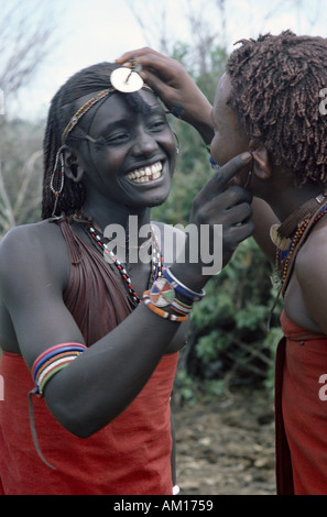 Deux jeunes guerriers Maasai Banque D'Images