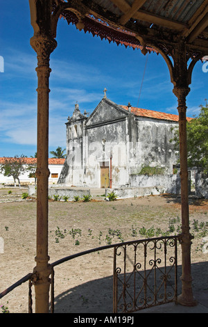 Église dans la ville fantôme d'Ibo Island, îles des Quirimbas, au Mozambique, l'Afrique Banque D'Images