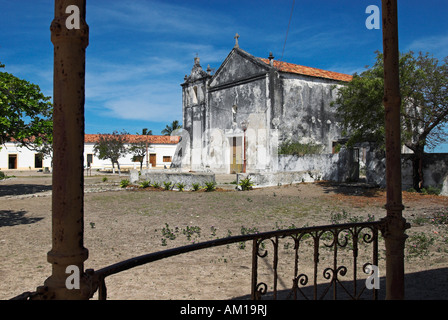 Église dans la ville fantôme d'Ibo Island, îles des Quirimbas, au Mozambique, l'Afrique Banque D'Images