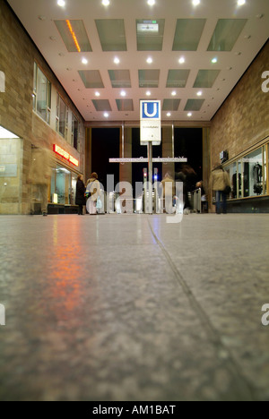 La station de métro, Stuttgart, Allemagne Banque D'Images