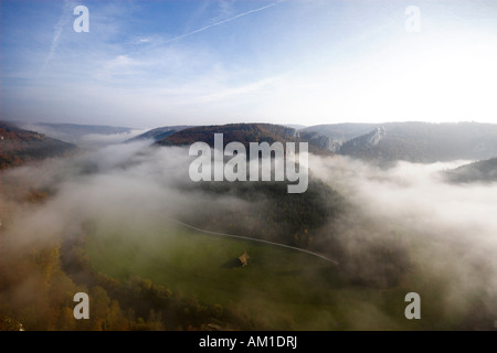 Vue sur la haute vallée du Danube, Knopfmacherfels, district de 038884, Bade-Wurtemberg, Allemagne Banque D'Images