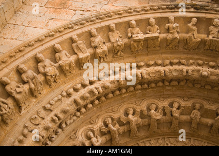 Dans le portique de l'église Santa Maria la Mayor 12e siècle Valladolid TORO province Castille Leon region FRANCE Banque D'Images