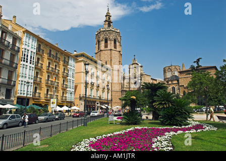 La Plaza de la Reina et la tour de la cathédrale, ville de Valence, Espagne, Europe Banque D'Images
