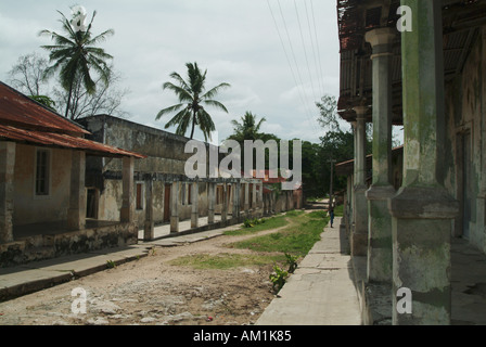 Vieux bâtiments coloniaux portugais en ruine sur l'île d'Ibo dans l'archipel des Quirimbas, au Mozambique, en Afrique du Sud Banque D'Images