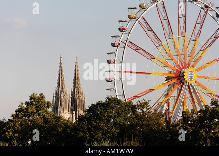 Regensburger Dult, cathédrale, grande roue, Regensburg, Allemagne Banque D'Images