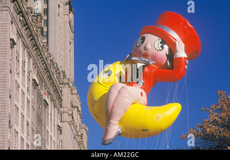 Betty Boop Balloon in Macy s Thanksgiving Day Parade New York New York Banque D'Images