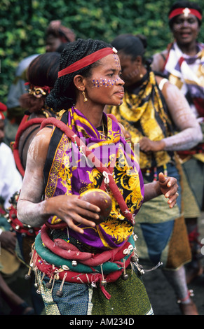 La danse traditionnelle, tribu Ejagham, Buea, Cameroun Banque D'Images