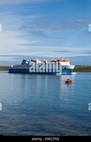 Dh MV Hamnavoe STROMNESS ORKNEY Stromness Northlink ferries port ferry shipping ship rollon roro Banque D'Images