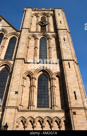 Tour de l'horloge à l'église cathédrale de Saint Pierre et de Saint Wilfrid Ripon North Yorkshire Angleterre Banque D'Images