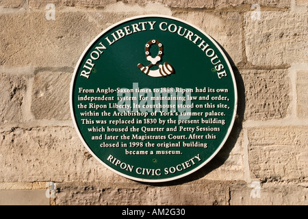 Ripon Liberté Plaque sur ancien palais à Ripon North Yorkshire Angleterre Banque D'Images