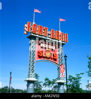 Fort Erie Racetrack and slots Jeux de Casino Inscrivez-vous à l'entrée du Fort Érié, Ontario Canada Kathy DEWITT Banque D'Images