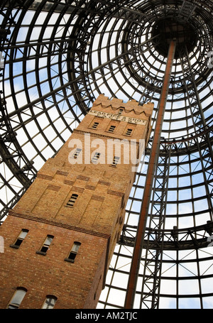 Tuyau en plomb et Shot usine préservé à l'intérieur d'un centre commercial de Melbourne, Australie Banque D'Images