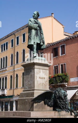 Statue de Daniele Manin dans Campo Manin Venise Italie Banque D'Images