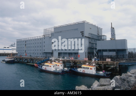 Navire de la prison HMP Weare au port de Portland, dans le Dorset England UK Banque D'Images