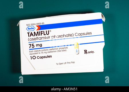 TAMIFLU 75 mg gélules gélules oseltamivir phosphate par Roche Laboratoires utilisés pour traiter les symptômes causés par le virus de la grippe Banque D'Images