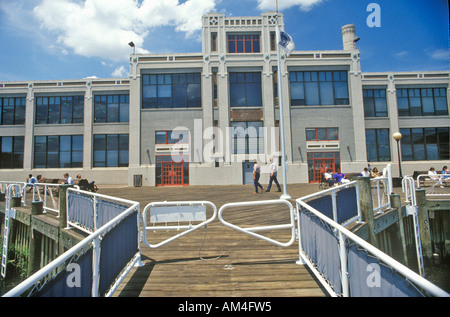 L'usine de torpilles à l'ancien quai de la vieille ville d'Alexandria Alexandria Washington DC Banque D'Images