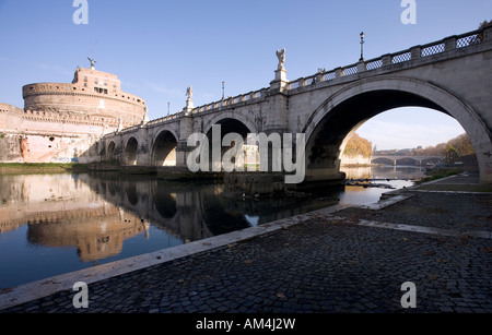 Le Château Sant Angelo & Ponte Sant'Angelo, Rome, Italie Banque D'Images