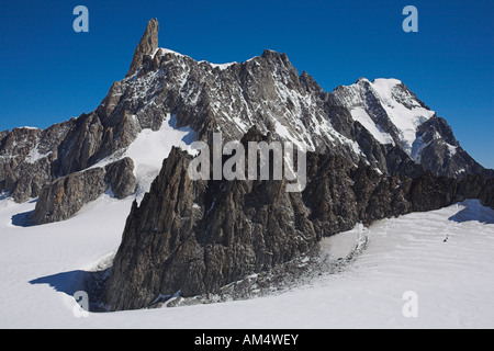 Aiguille du géant et les Grandes Jorasses vue depuis la pointe Helbronner Banque D'Images