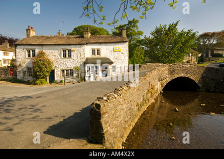 Le Beau Village de Malham dans le Yorkshire Dales National Park, England, UK Banque D'Images