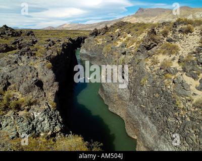 Le Rio Grande Gorge au sud de Malargue dans la province de Mendoza, Argentine Banque D'Images