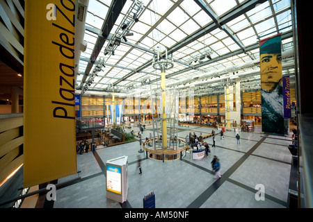 Centre Commercial Centre Commercial Mercado Abasto Buenos Aires. Niveau supérieur de l'intérieur. Pour l'entrée du cinéma et Musée des enfants. Banque D'Images