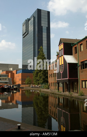 Rue du gaz, le quai et le bassin du Hyatt Hotel, Birmingham Banque D'Images