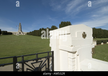 Ossuaire de Douaumont Verdun monument commémoratif de la Première Guerre mondiale France Banque D'Images