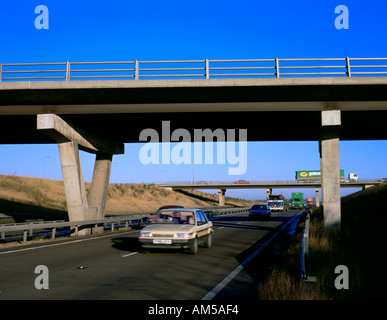 La section d'acier fort flyover ponts sur une route ; A19, près de Cleveland, Middlesbrough, Angleterre, Royaume-Uni. Banque D'Images