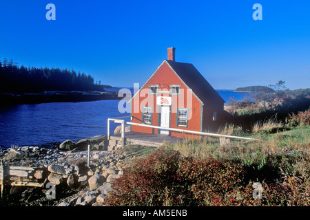 Lobster House sur le bord de Penobscot Bay de Stonington moi en automne Banque D'Images