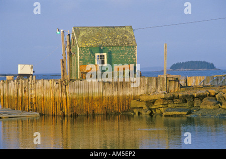 Lobster House sur le bord de Penobscot Bay de Stonington moi en automne Banque D'Images