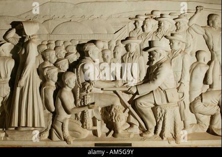 En frise d'le Voortrekker Monument montrant des scènes du Grand Trek, Pretoria, Afrique du Sud Banque D'Images