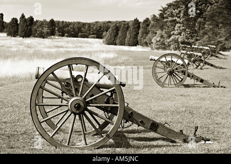Guerre civile américaine Manassas National Battlefield Park. Batterie de canons en bronze Napoléon et de perroquets d'armes à feu. Banque D'Images