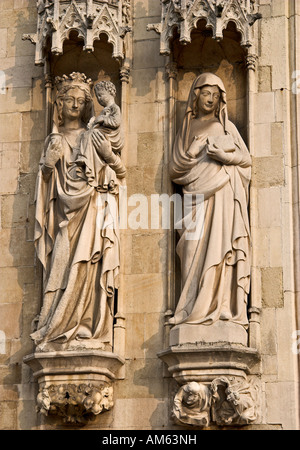 Statues sur la mediaval hôtel de ville de Bruges, Flandre occidentale, Belgique Banque D'Images