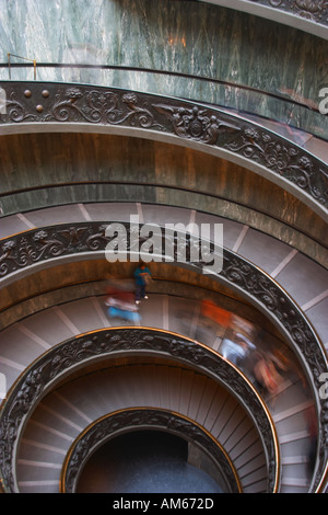 L'Escalier Simonetti. Musée du Vatican, Rome, Latium, Italie.