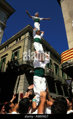 Un tour de l'fini Vilafranca sur la place centrale au cours de l'année concurrence Castells Catalan Banque D'Images