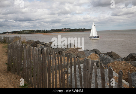 Bateau à voile de la bouche ou de la rivière Deben, Suffolk, Angleterre de Felixstowe Ferry Banque D'Images