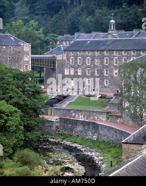 Une roue à eau restauré au New Lanark Mills, Strathclyde, Écosse. Banque D'Images