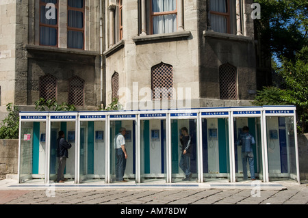 Les cabines téléphoniques à Istanbul, Turquie Banque D'Images