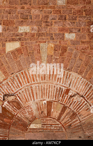 Mur romain avec brique armoriée, basilique de Constantin le Grand, Trèves, Rhénanie-Palatinat, Allemagne Banque D'Images