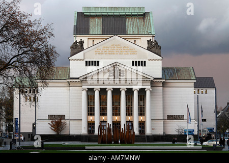 Opéra allemand sur les bords du Rhin, Duisburg, NRW, Allemagne Banque D'Images