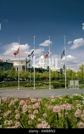 La section le long de la rue de la Commune à Montréal, Québec, Canada le 12 septembre 2001 Banque D'Images