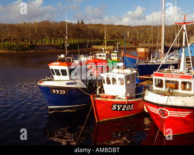 Les bateaux de pêche amarré Quai du Port de Cromwell Street Stornoway Stornoway Isle de Lewes Hébrides extérieures Hébrides en Écosse Banque D'Images