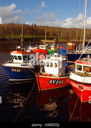 Les bateaux de pêche amarré Quai du Port de Cromwell Street Stornoway Stornoway Isle de Lewes Hébrides extérieures Hébrides en Écosse Banque D'Images