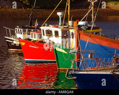 Les bateaux de pêche amarré Quai du Port de Cromwell Street Stornoway Stornoway Isle de Lewes Hébrides extérieures Hébrides en Écosse Banque D'Images