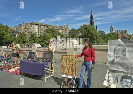 Quant à la place à côté de la Royal Scottish Academy à Édimbourg pendant le Festival Fringe d' Banque D'Images