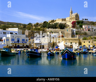 MT - île de Gozo : Mgarr Harbour et Notre Dame de Lourdes Banque D'Images