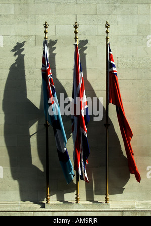 Trois drapeaux au Cénotaphe à Londres Banque D'Images