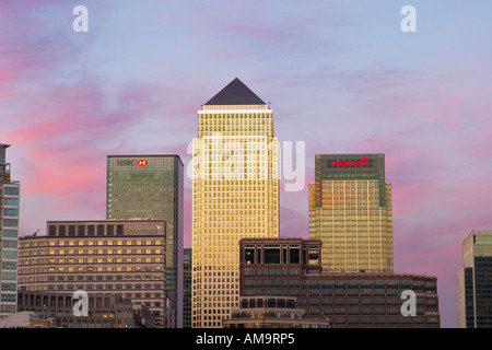 Credit Suisse One Canada Square HSBC Citigroup (De gauche à droite) London au coucher du soleil Banque D'Images