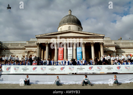 En 2004 JEUX OLYMPIQUES ET PARALYMPIQUES D'ATHÈNES DANS L'ÉQUIPE CÉRÉMONIE À TRAFALGAR SQ DANS LE CADRE DE CANDIDATURE DE LONDRES 2012 Banque D'Images